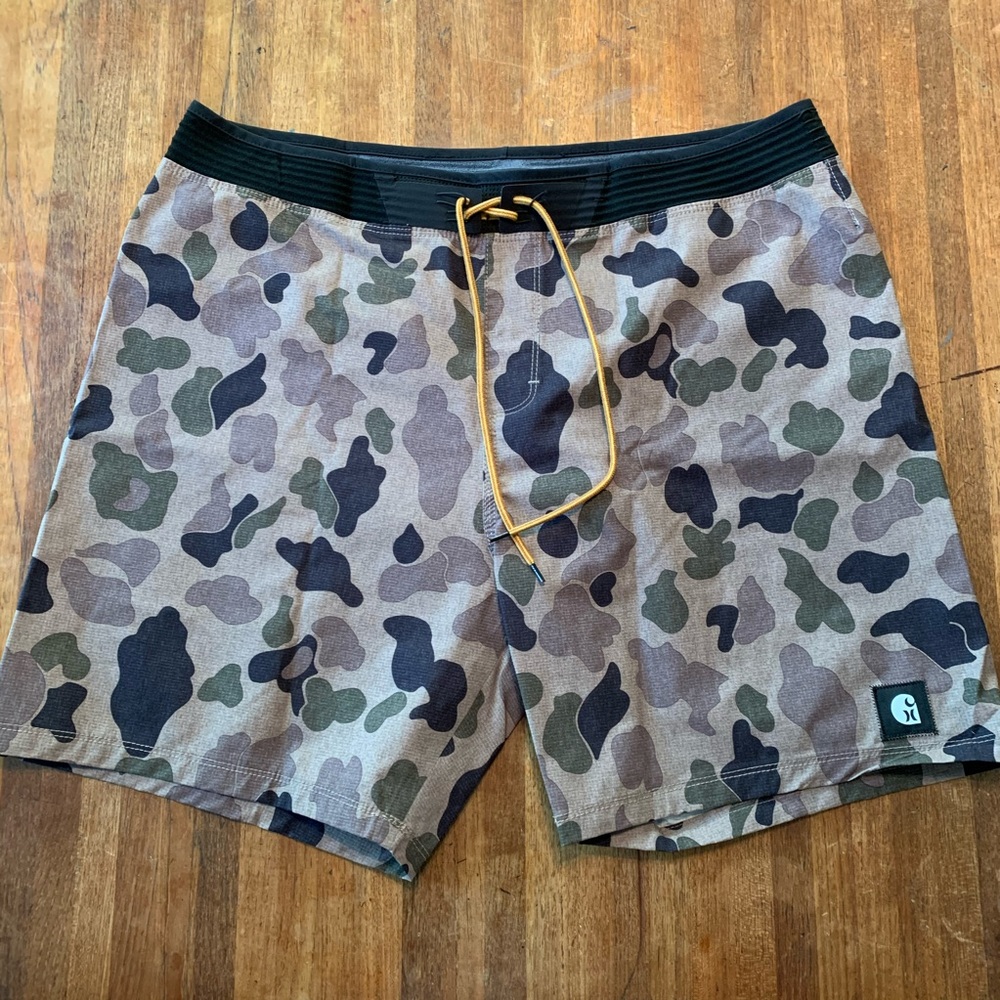 Carhartt/ Hurley colab board shorts size 36
